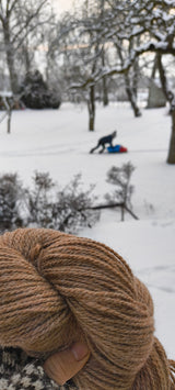 Rausvi alpakų vilnos siūlai