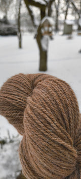 Rausvi alpakų vilnos siūlai