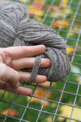 Pilkšvi alpakų vilnos siūlai - Nemuno alpakos