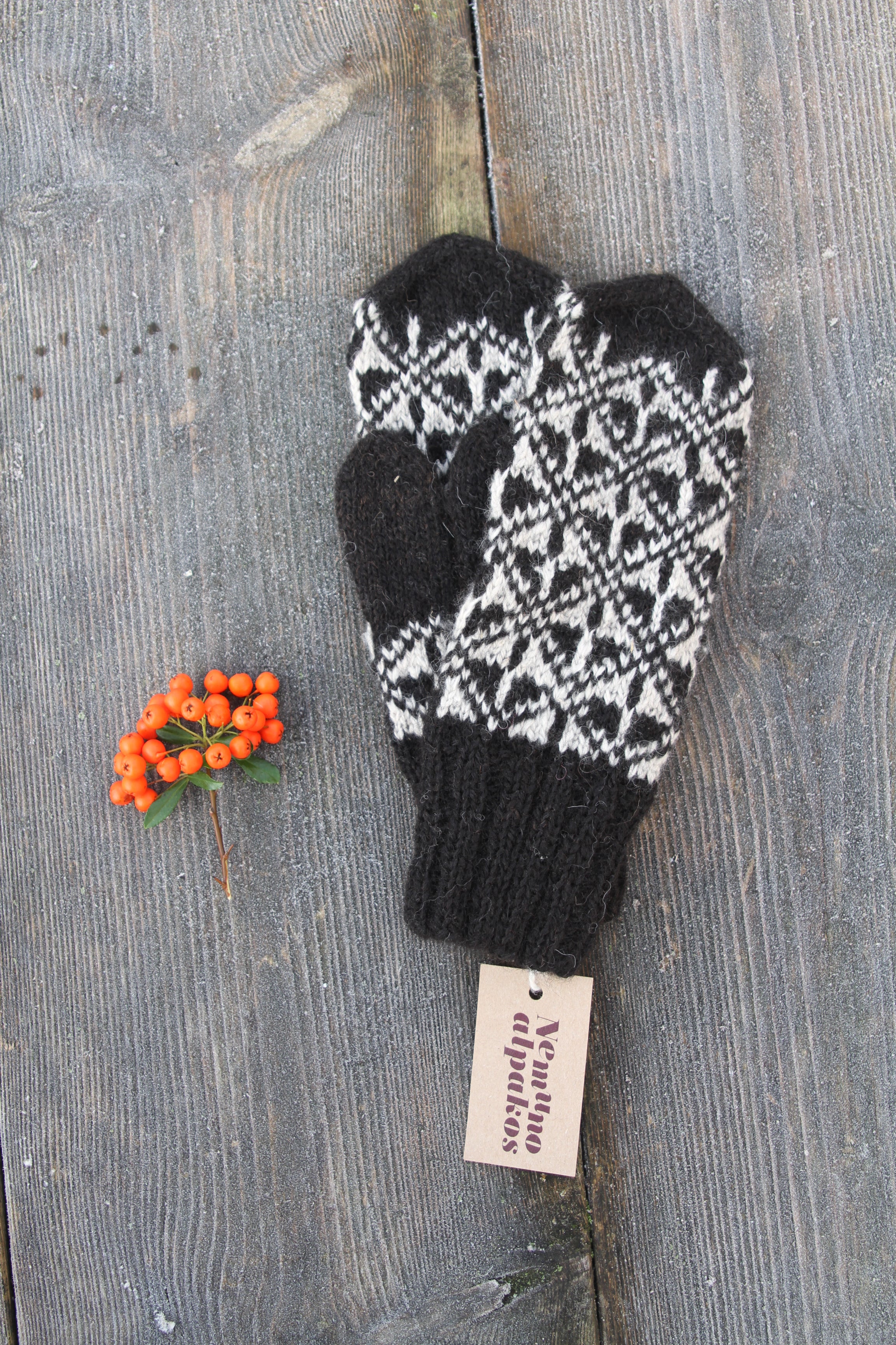 Raštuotos moteriškos alpakų vilnos pirštinės