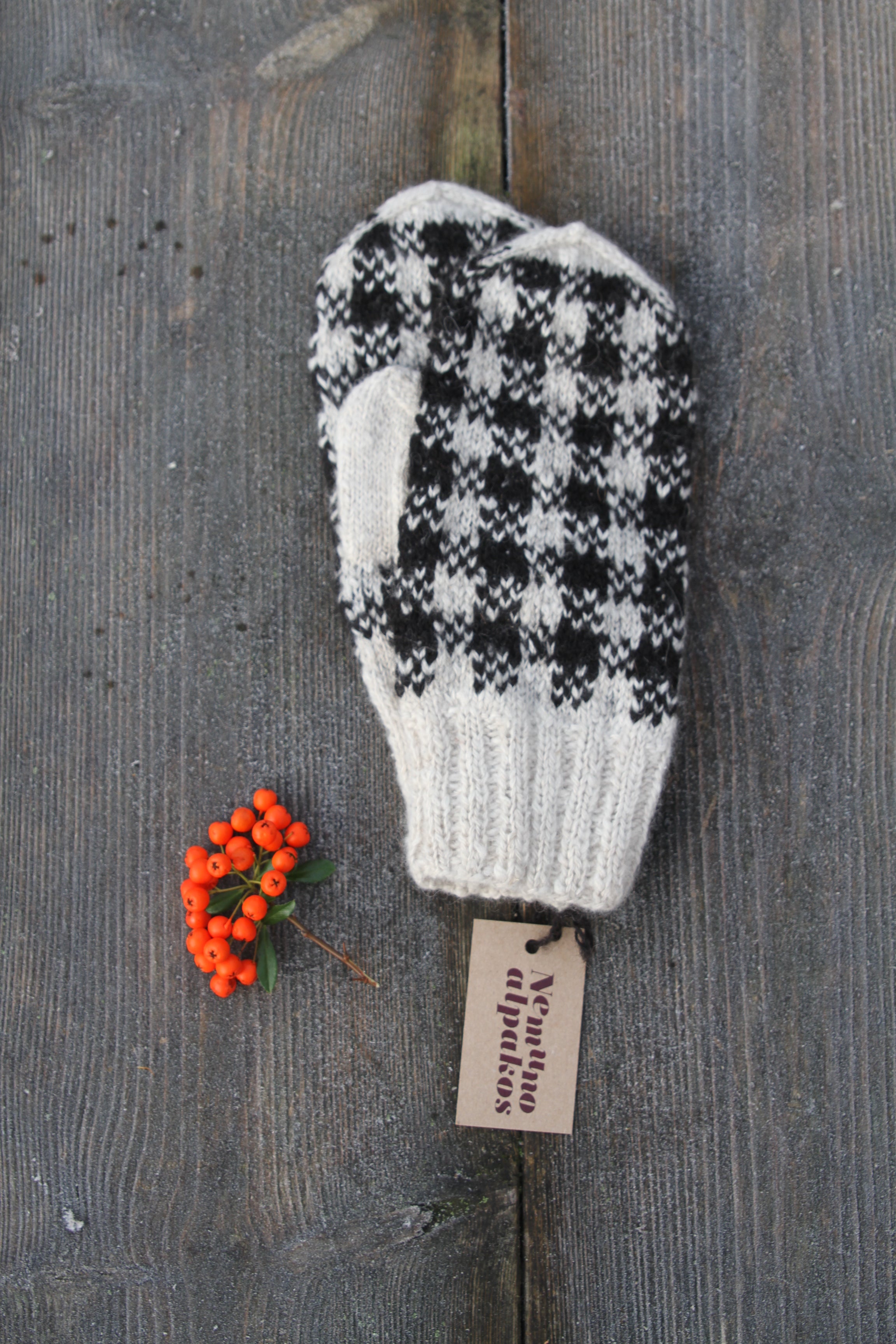 Raštuotos moteriškos alpakų vilnos pirštinės