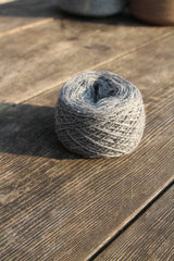 Ploni alpakų vilnos siūlai - pilki - Nemuno alpakos